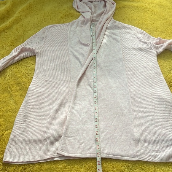 Lululemon Sundown Sweater Wrap
Heathered Ballet Slipper Pink - Picture 13 of 14